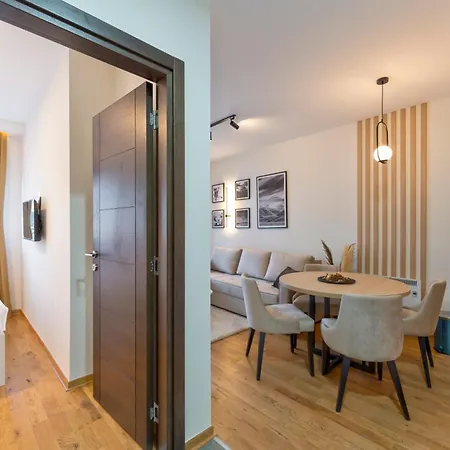 Aurelia Lux 아파트호텔 즐라티보